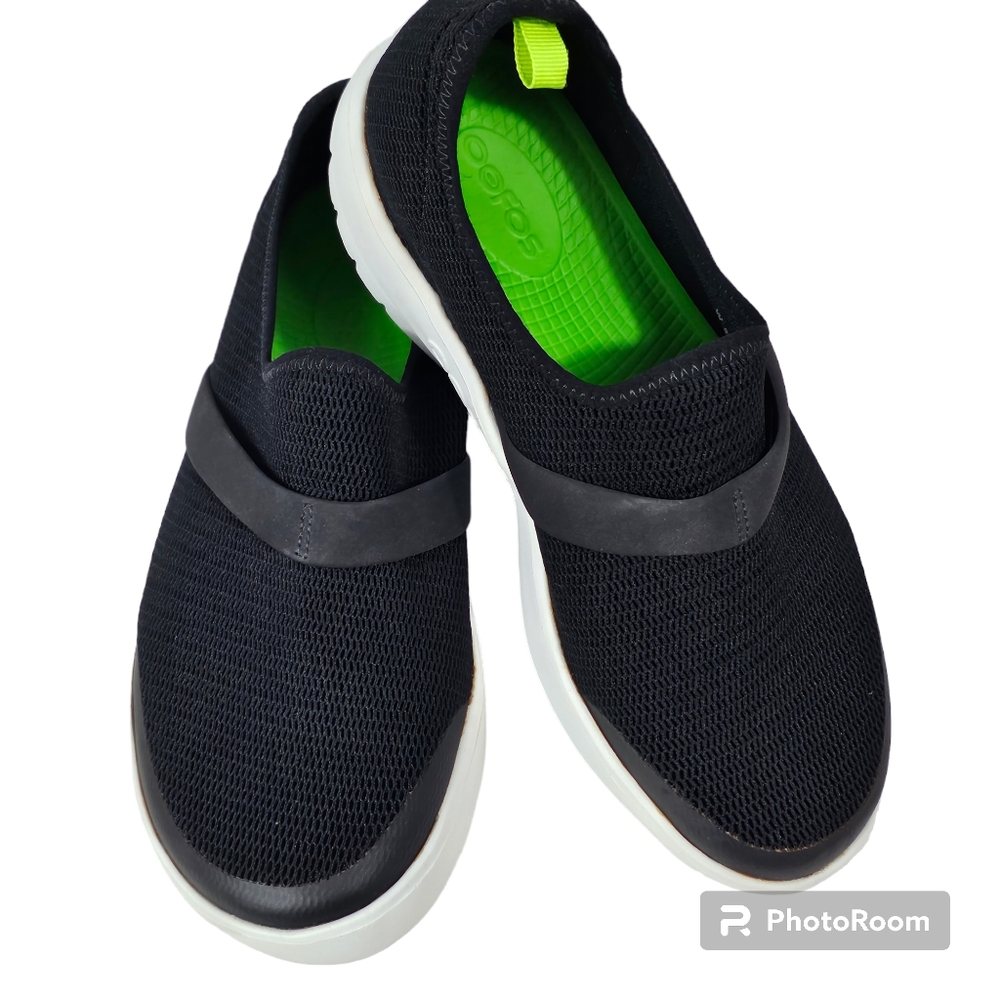 Oofos OOmg Black Mesh Sneaker Women's Size 8
